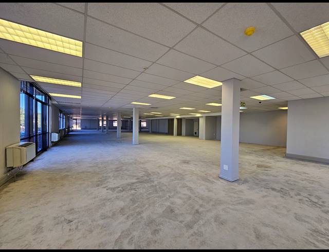 1,023M² OFFICE TO LET IN PLATTEKLOOF